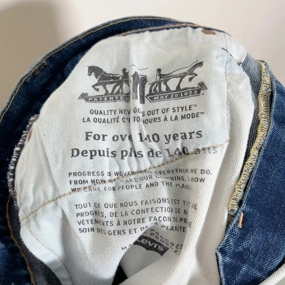 Levi's 502 Regular Taper Jeans - Picture 15 of 15